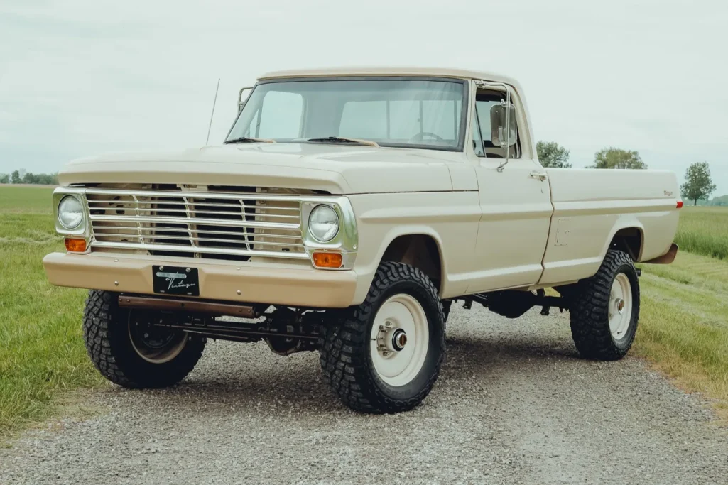 390-Powered 1971 Ford F-250 Ranger Highboy 4×4 4-Speed 390-Powered 1971 Ford F-250 Ranger Highboy 4×4 4-Speed